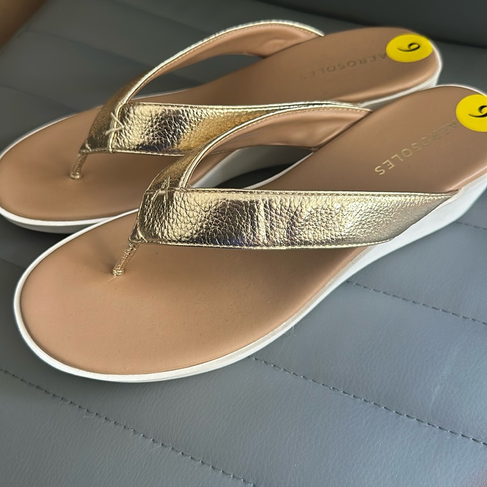 US Size 9 Aerosoles Hold Wedge Sandals. BRAND NEW!